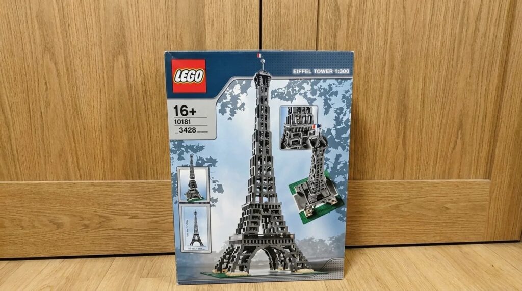 Eiffel Tower Lego Set