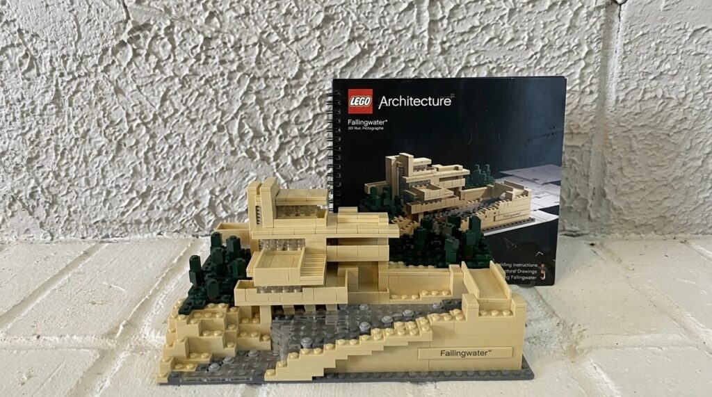Fallingwater LEGO Set