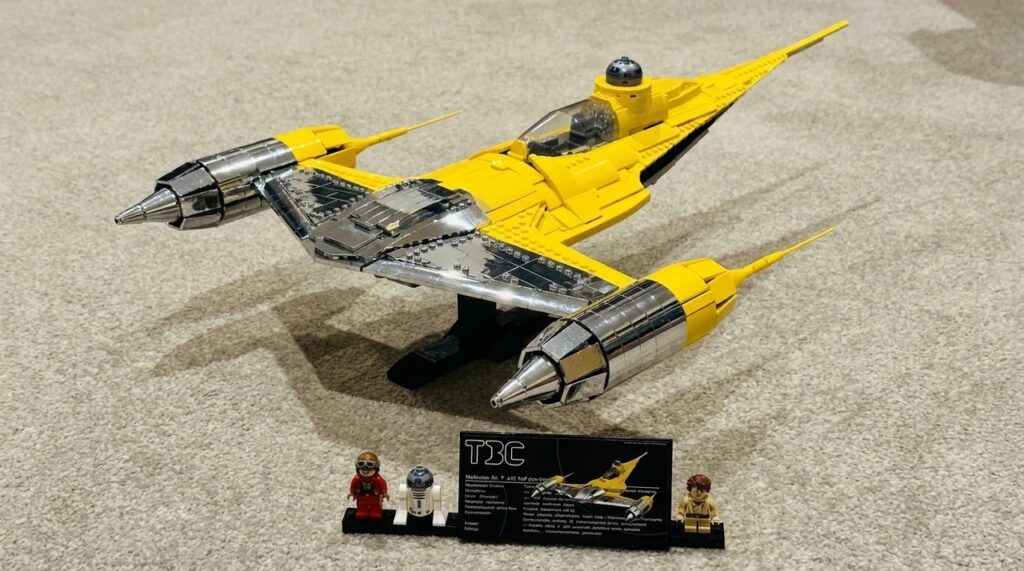 Naboo Starfighter Lego Set